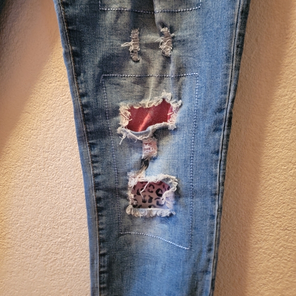 Trendy Distressed Straight Leg Jeans - Light Blue - Picture 3 of 7